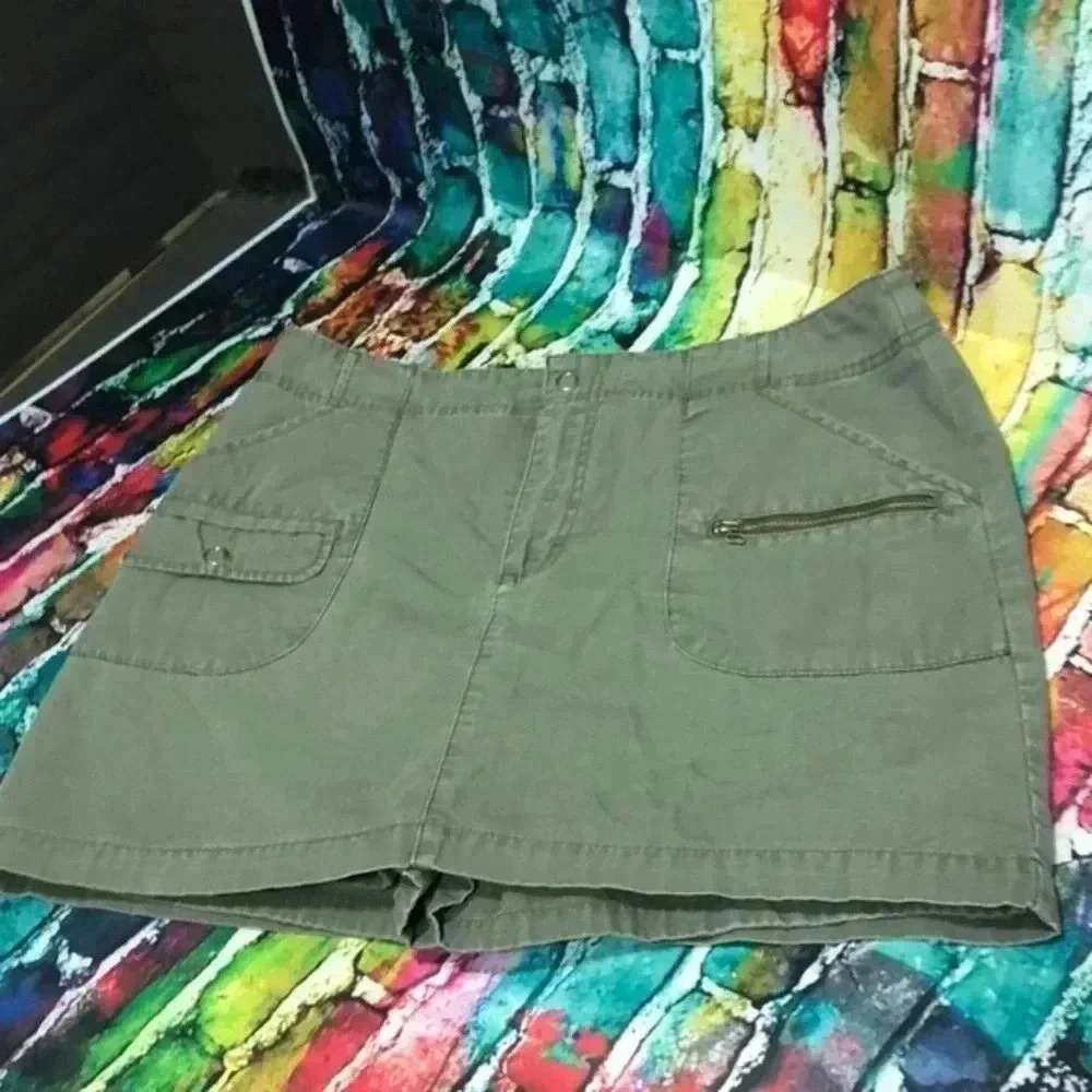 Gloria Vanderbilt brand skort plus size 16‎ petite greenish gray color